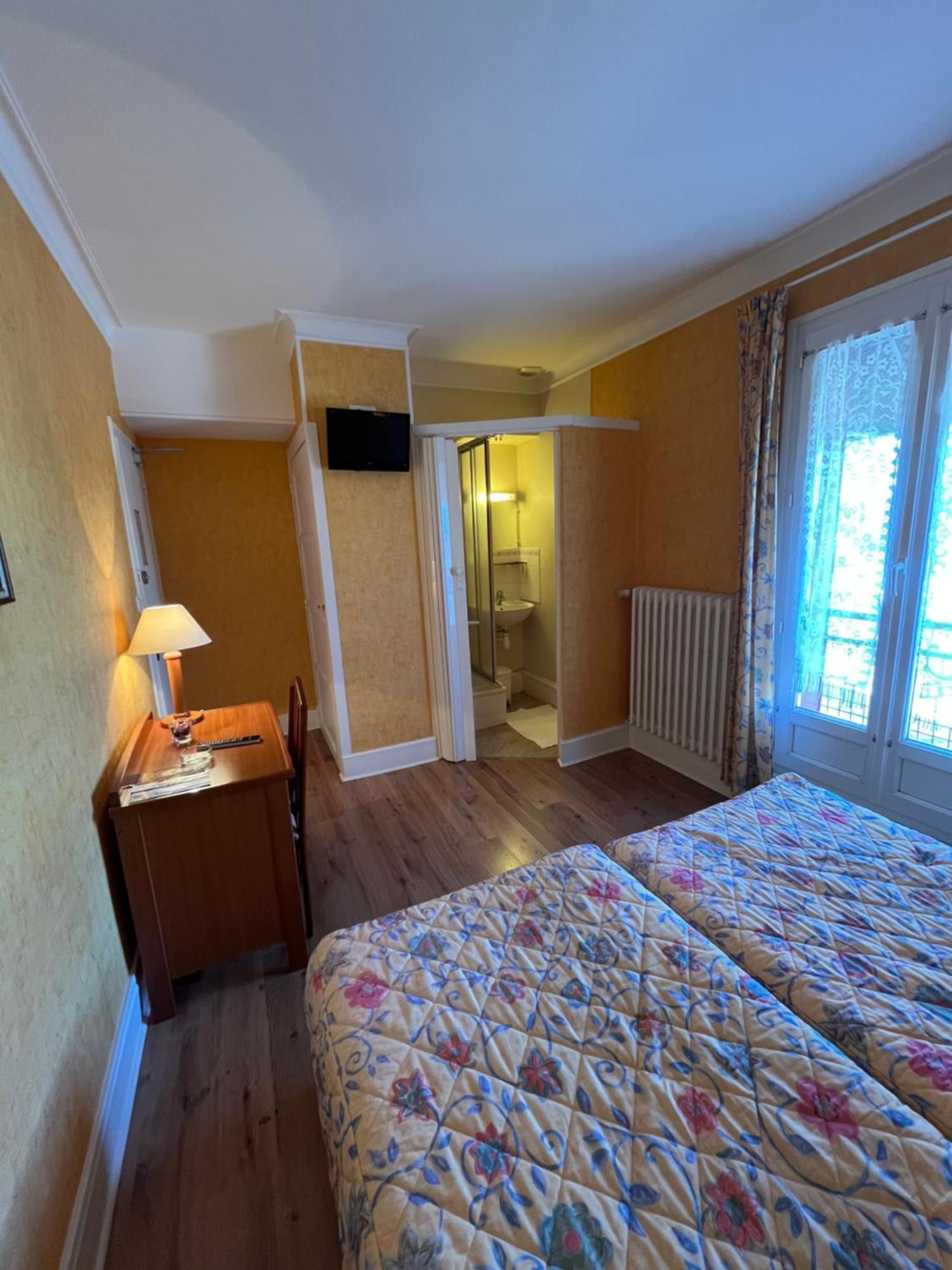 Aux Quatre Vents Hotel 2*